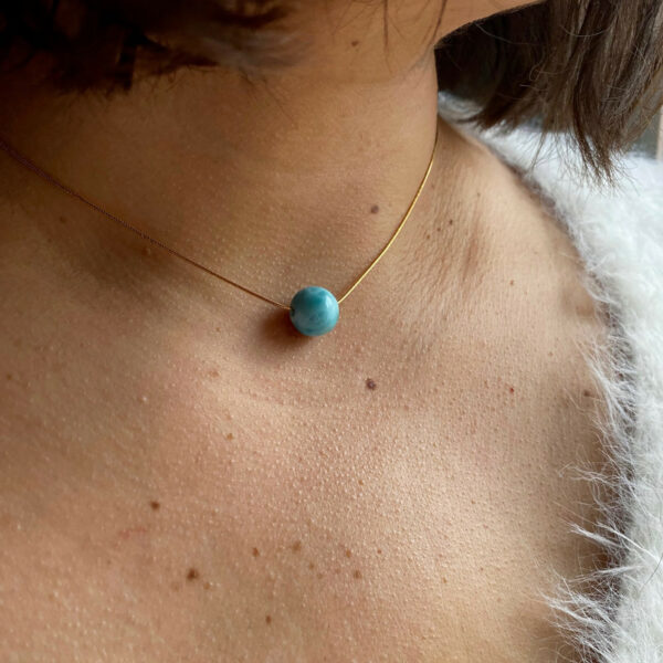 Collier plaqué or et larimar – Image 4